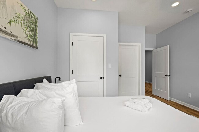 Building Photo - 8355 Fieldfare Way