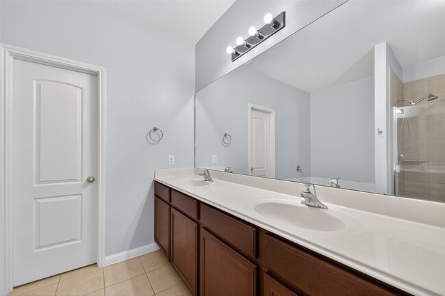 Building Photo - 5119 Harbor Palm Dr