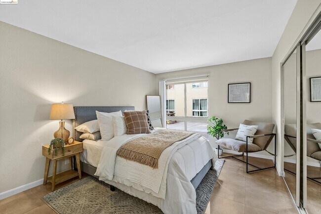 Building Photo - 66 Fairmount Ave