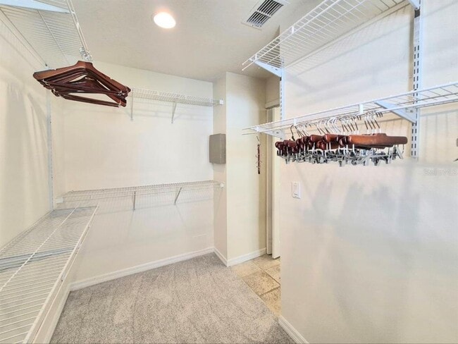 Building Photo - 2214 Green Oaks Ln