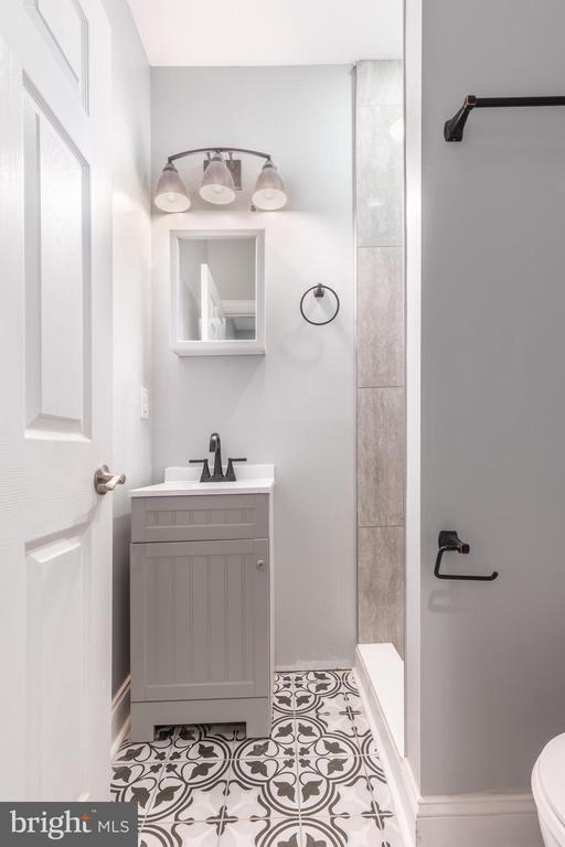 Building Photo - 1312 W Seltzer St