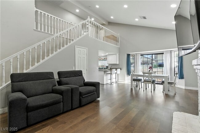 Building Photo - 3280 Dayflower St