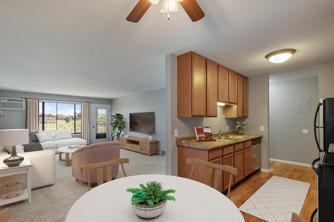 Building Photo - Heritage Hills