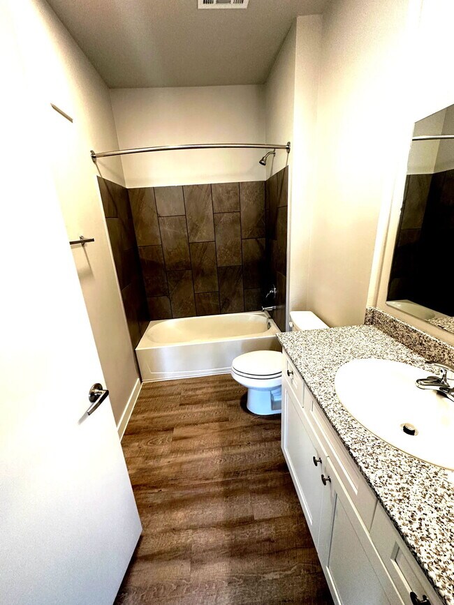 Building Photo - 1051 N Farm to Market 1660