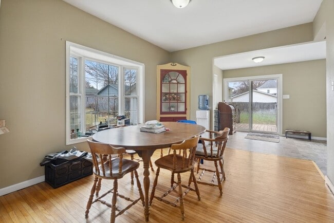 Building Photo - 503 Iowa St