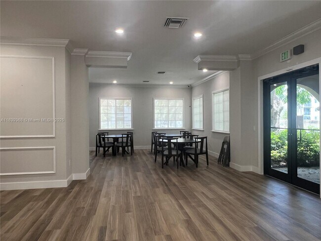 Building Photo - 2640 S University Dr