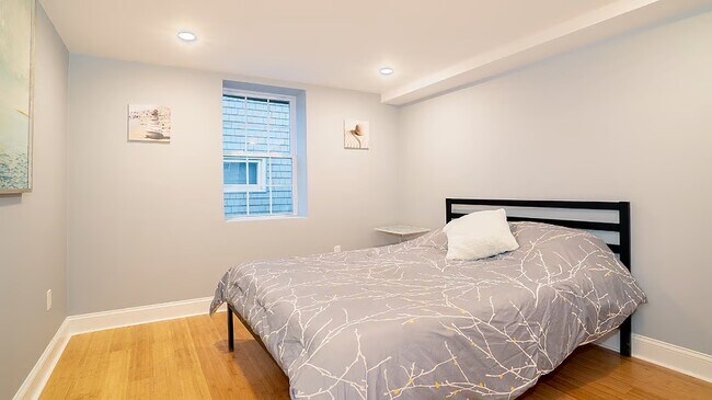 Building Photo - 188 Endicott Ave