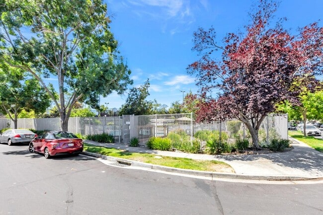 Building Photo - 39737 Potrero Dr