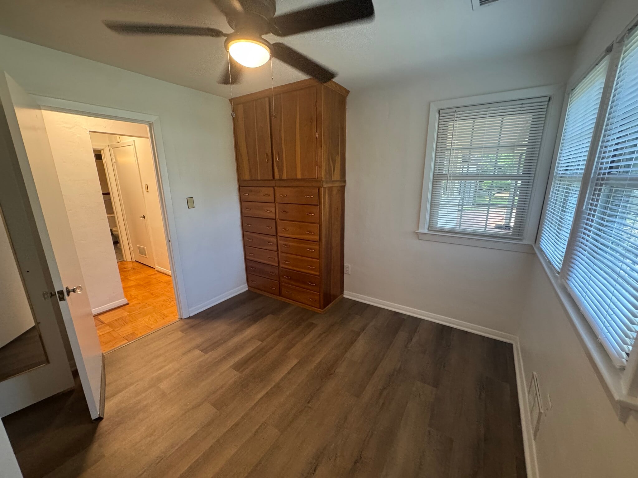 Building Photo - 29 Moores Ln S