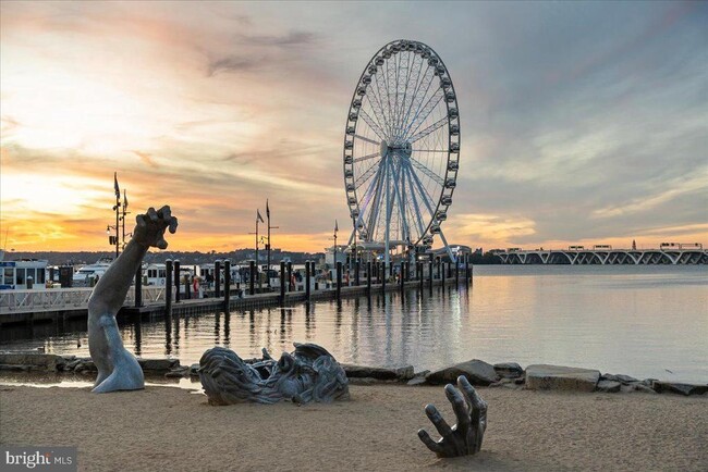 Building Photo - 9109 Pinehurst Dr