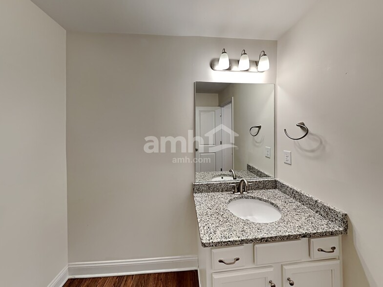 Building Photo - 1362 Weatherbrook Cir