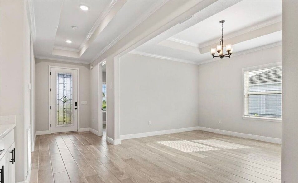 Building Photo - 5089 Realm Run