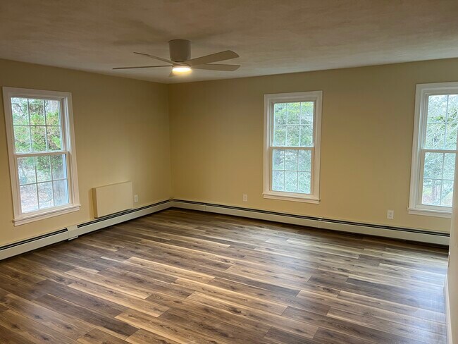 living room - 29 Institute Ln