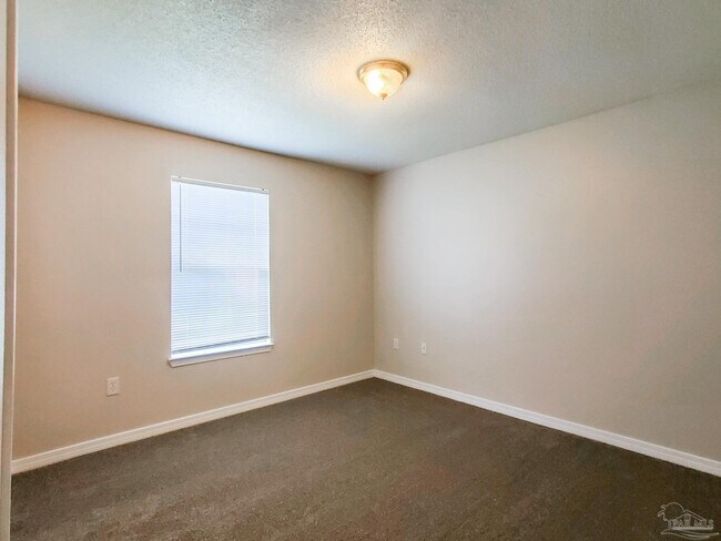 Building Photo - 615 Batten Blvd
