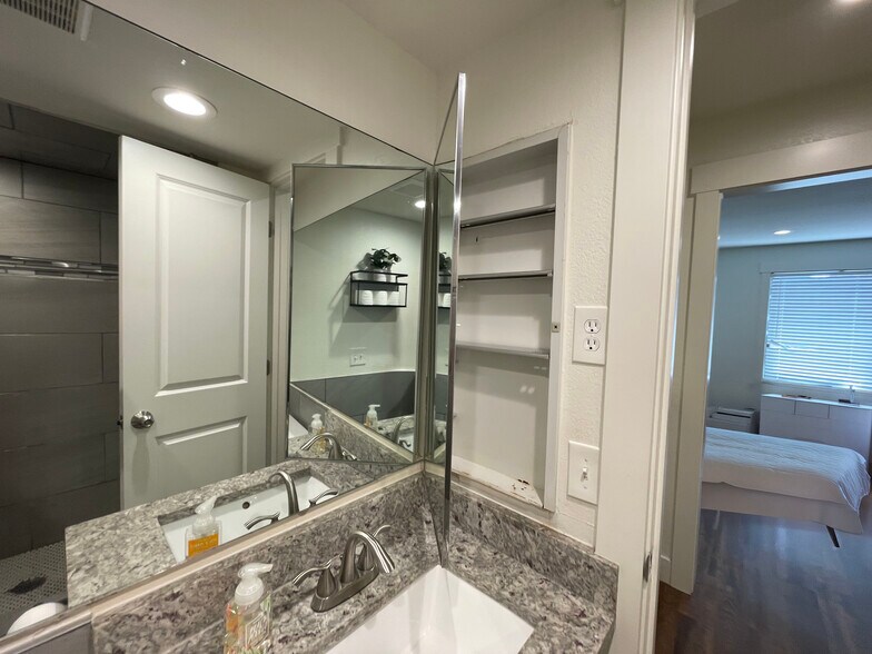 Building Photo - 6893 S Countrywoods Cir
