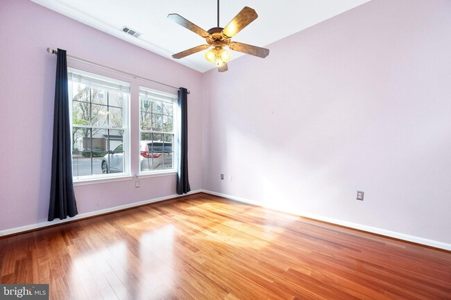 Building Photo - 171 Somervelle St