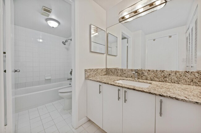 Building Photo - 117 Yacht Club Way