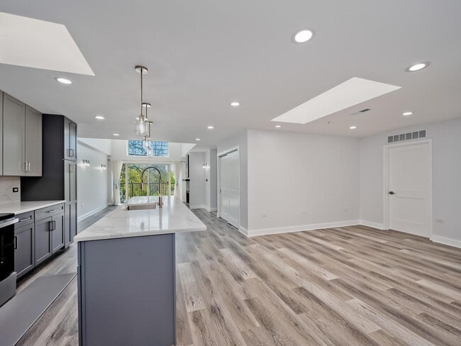 Building Photo - 1800 Dewes St