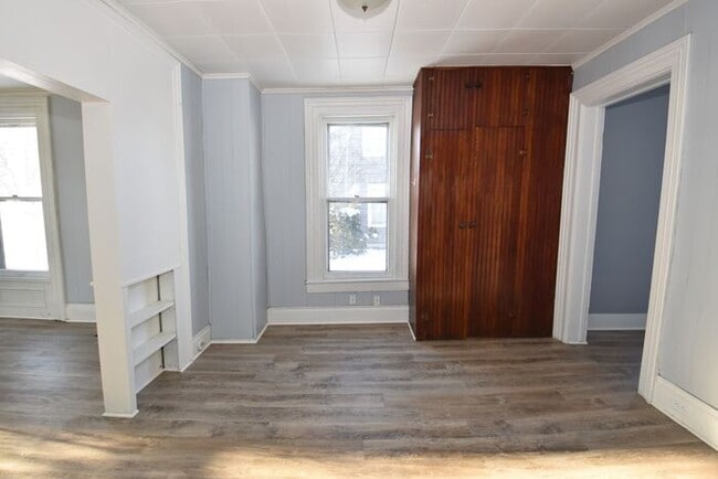 Building Photo - Studio apartment in Dowagiac