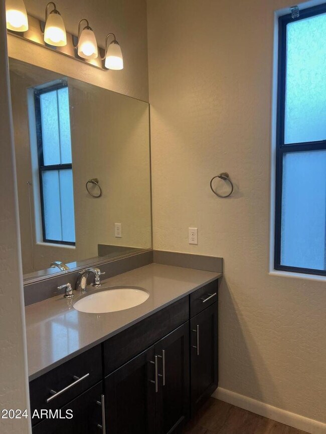 Building Photo - 2090 S Dorsey Ln