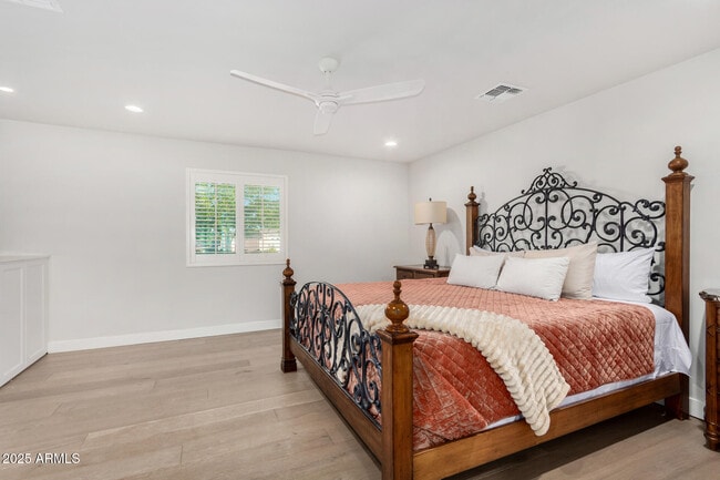 Building Photo - 3750 E Garden Dr