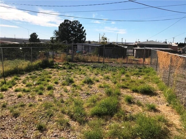 Building Photo - 6405 Salas Ln