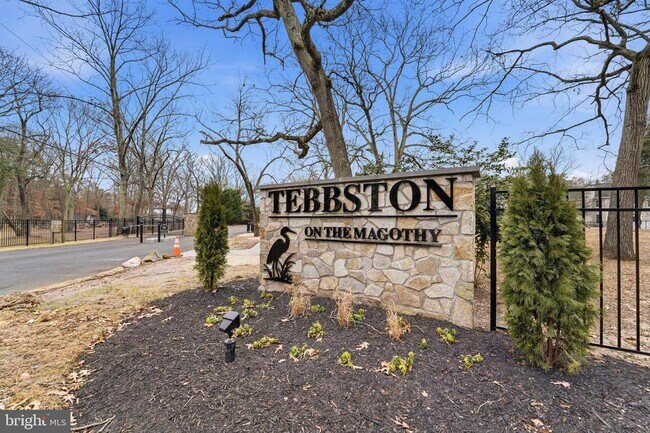 Building Photo - 611 Tebbston Dr