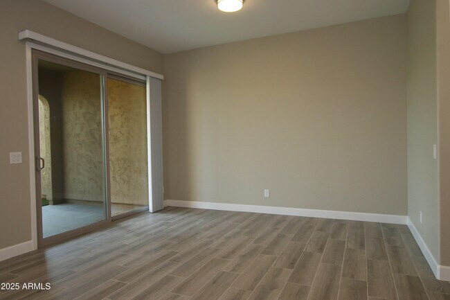 Building Photo - 16931 W Holly St