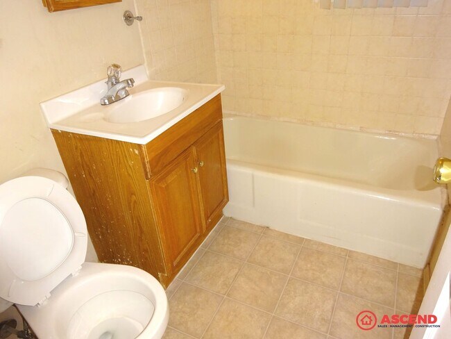 Building Photo - Cute 3 Bedroom Home!