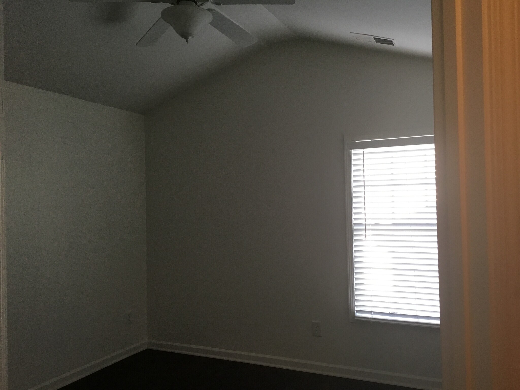 Building Photo - 4544 Fairport Ct