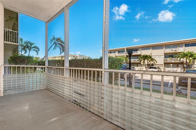 Building Photo - 16800 NE 15th Ave