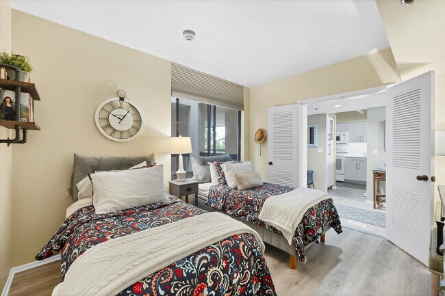 Building Photo - 1930 Harbourside Dr