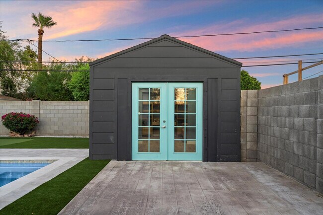 Building Photo - 1629 N 16th Ave
