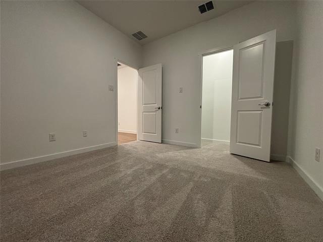 Building Photo - 708 Enys Wy