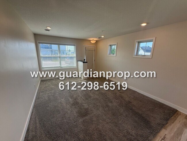 Building Photo - End Unit Townhouse Available Now, Open Floor Plan, Loft Area, Large Primary Suite, Side Patio