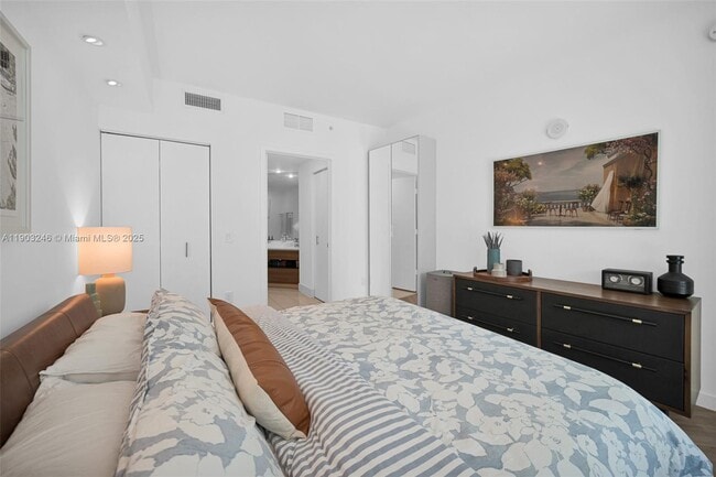 Building Photo - 1100 S Miami Ave