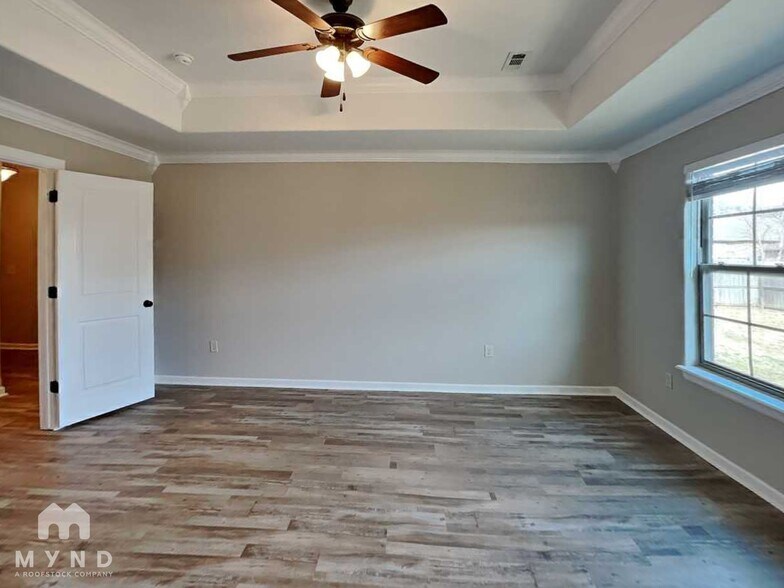 Building Photo - 440 Timber Ridge St