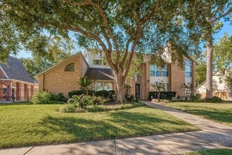 Building Photo - 15714 Sylvan Lake Dr