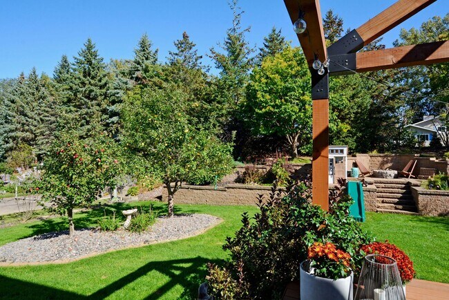 Building Photo - Beautiful 4-Bedroom Home in Vadnais Height...