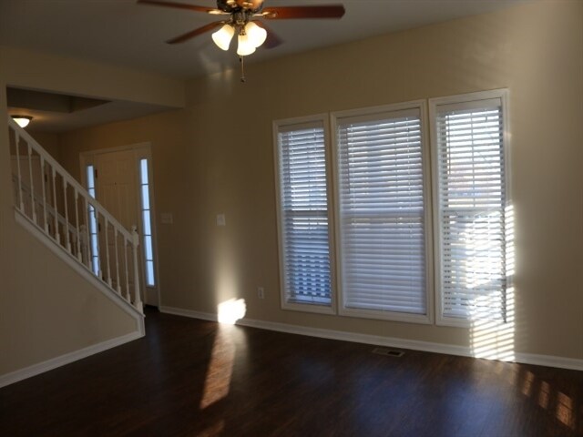 Building Photo - 5411 Meadow Grove Dr