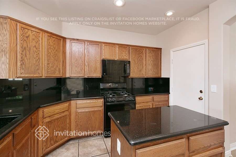 Building Photo - 9679 W Spinnaker Creek Ave