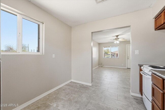 Building Photo - 1202 N 49th Pl