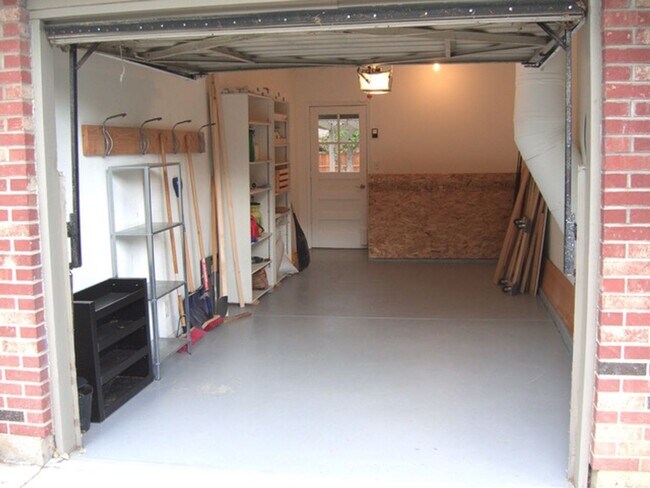 Building Photo - 4295 Eaton Ct