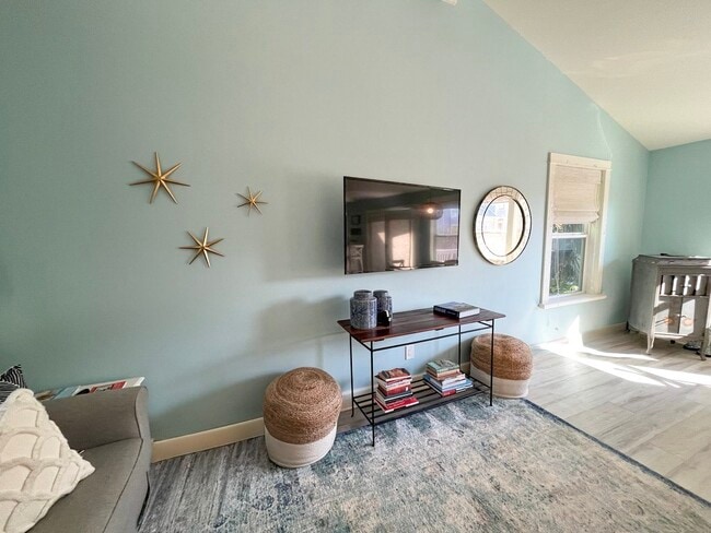 Building Photo - 3012 Avenue O 1/2