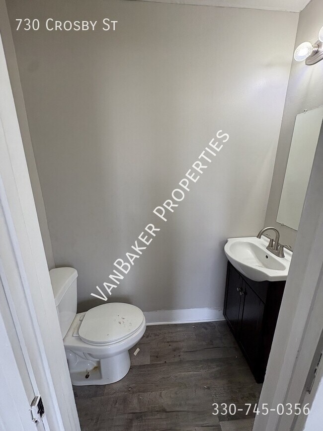 Building Photo - 730 Crosby St