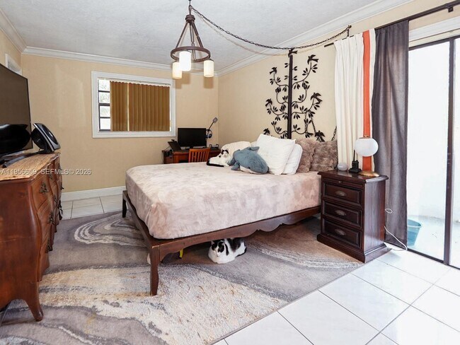 Building Photo - 130 S Shore Dr