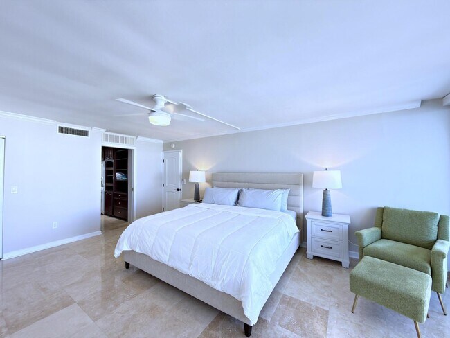 Building Photo - 3546 S Ocean Blvd