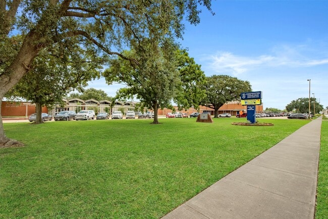 Building Photo - 3214 Flamborough Dr