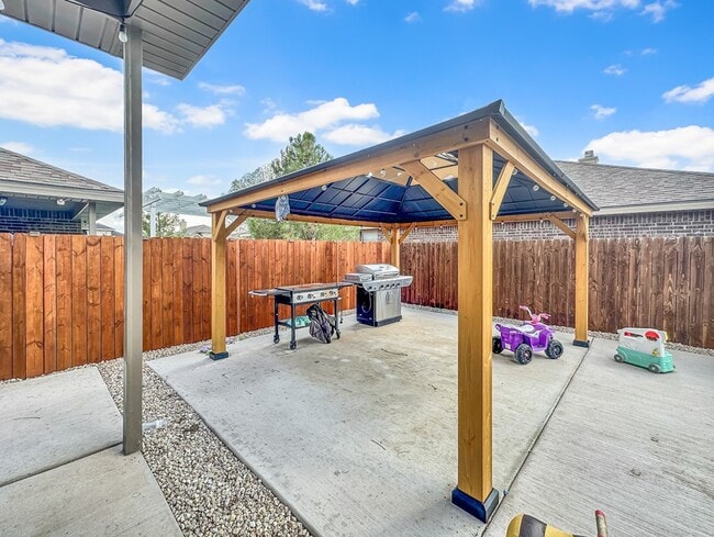 Building Photo - 9603 Mojave Ave