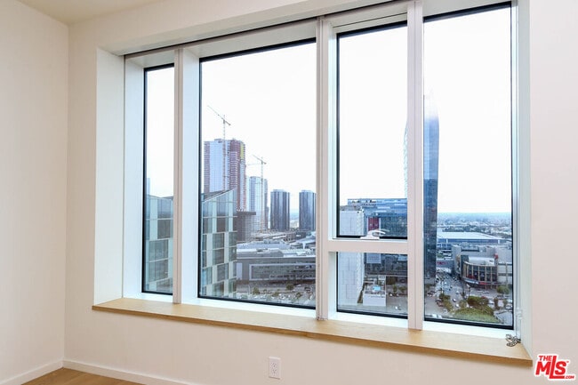 Building Photo - 889 Francisco St